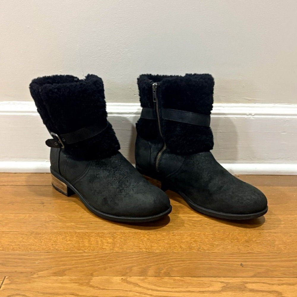 UGG Blayre II Black Suede Shearling Lined Ankle Buckle Moto Boots Women's Sz 9.5